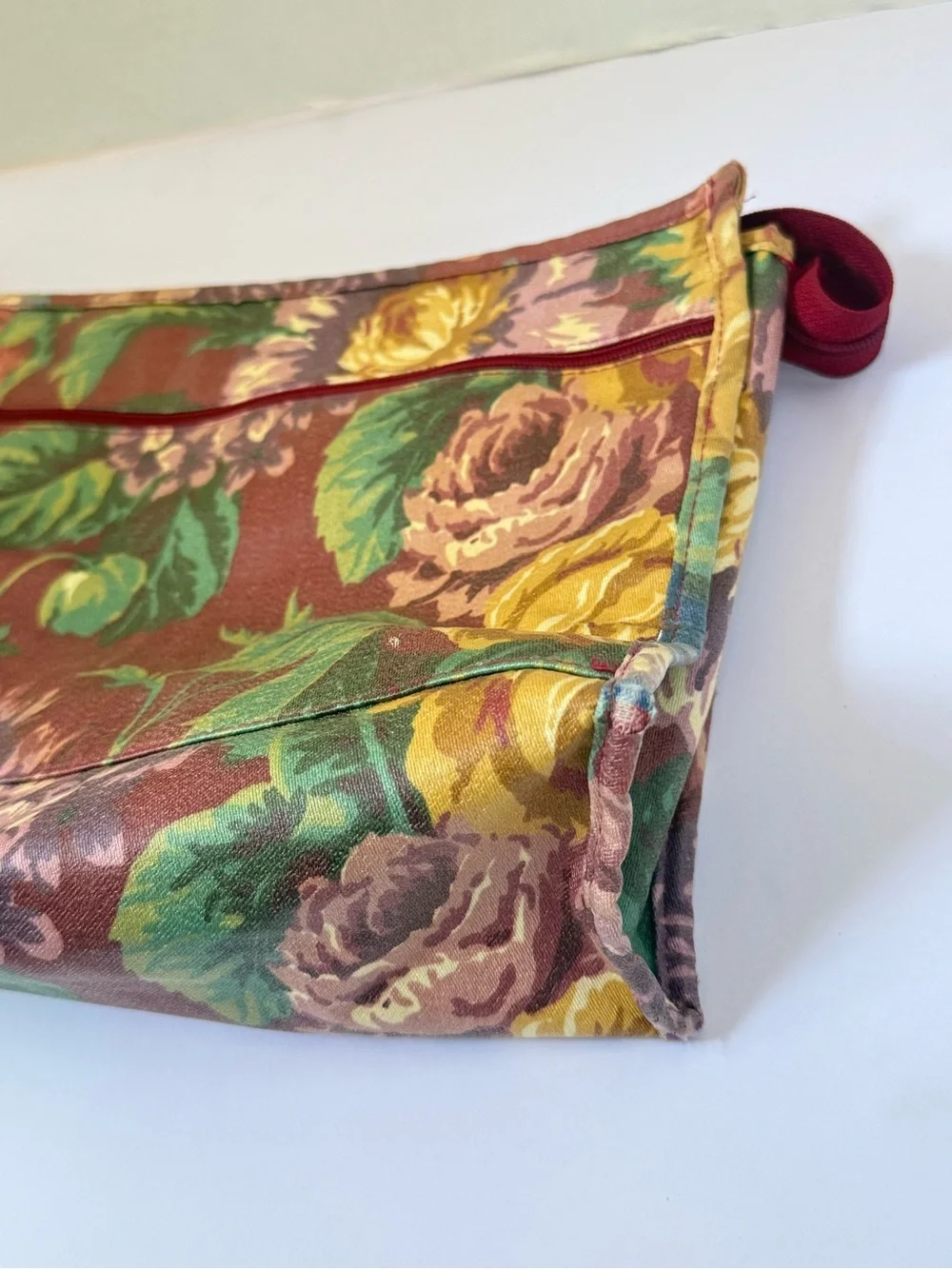 Vintage America Tourist Floral Canvas Cosmetic Pouch in Brown and Green